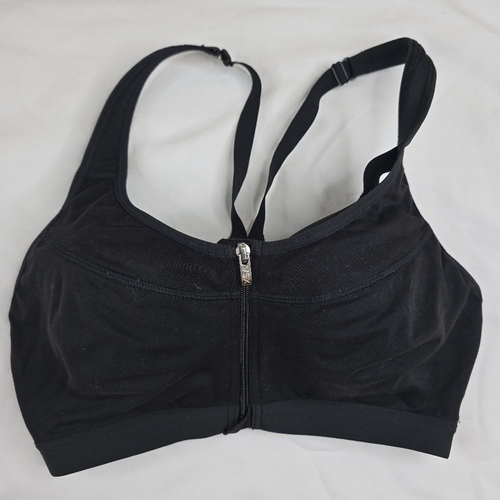 Victoria's Secret knockout sports bra size 34C